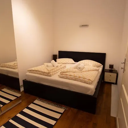 Savoya Old Town Apartment